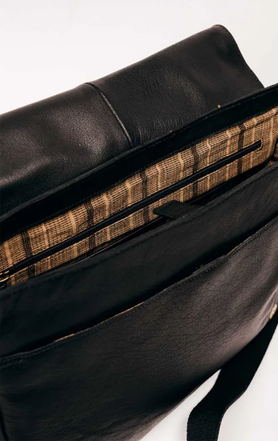 Black Leather Large Messenger Bag - photo 5 Black Leather Large Messenger Bag - photo 5