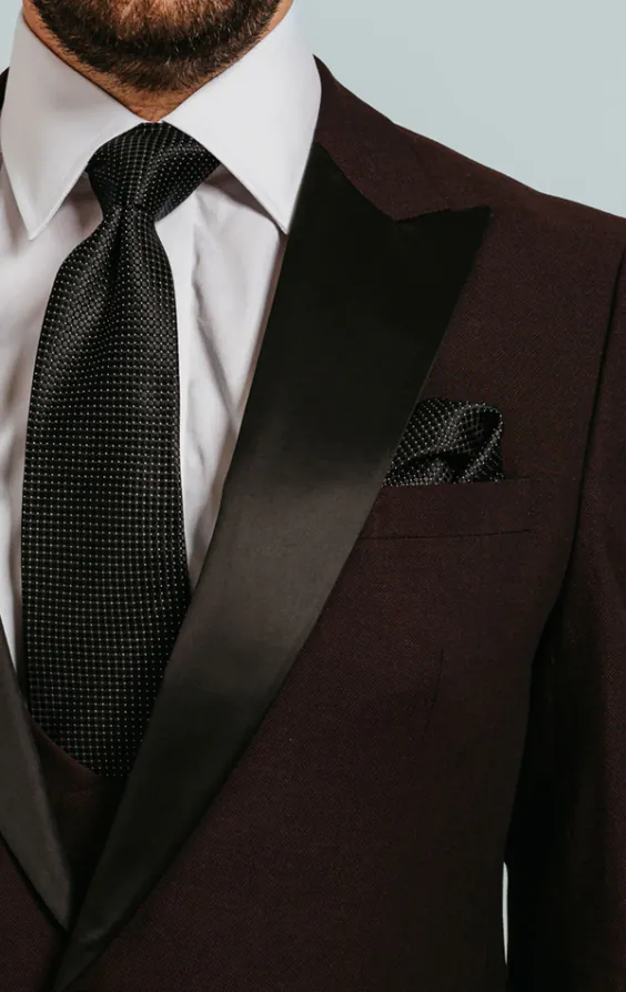 Burgundy 3 Piece Tuxedo with Peak Lapel & Black Trousers - photo 4 Burgundy 3 Piece Tuxedo with Peak Lapel & Black Trousers - photo 4