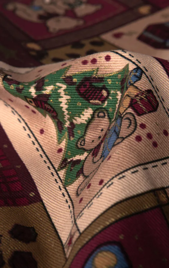 Red Vintage Christmas Print Waistcoat - Limited Edition - photo 3 Red Vintage Christmas Print Waistcoat - Limited Edition - photo 3